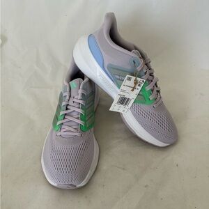 Adidas Women's UltraBounce Athletic Shoes Size 9 NIB HQ3786
